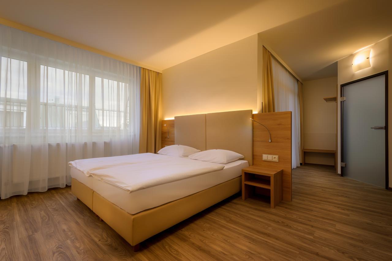 City Hotel Stockerau Exterior photo
